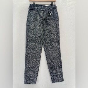 Black and White Women's Columnist Ankle Pant